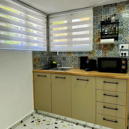 Michalis Urbanhome With Parking 펜션