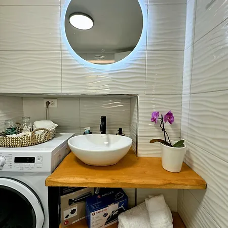 Michalis Urbanhome With Parking 펜션 하니아
