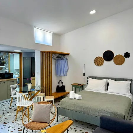 펜션 Michalis Urbanhome With Parking *